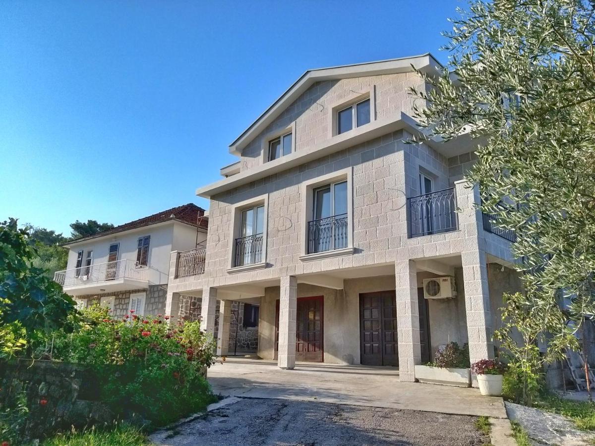 Petivat Gardens Apartment Luaran gambar