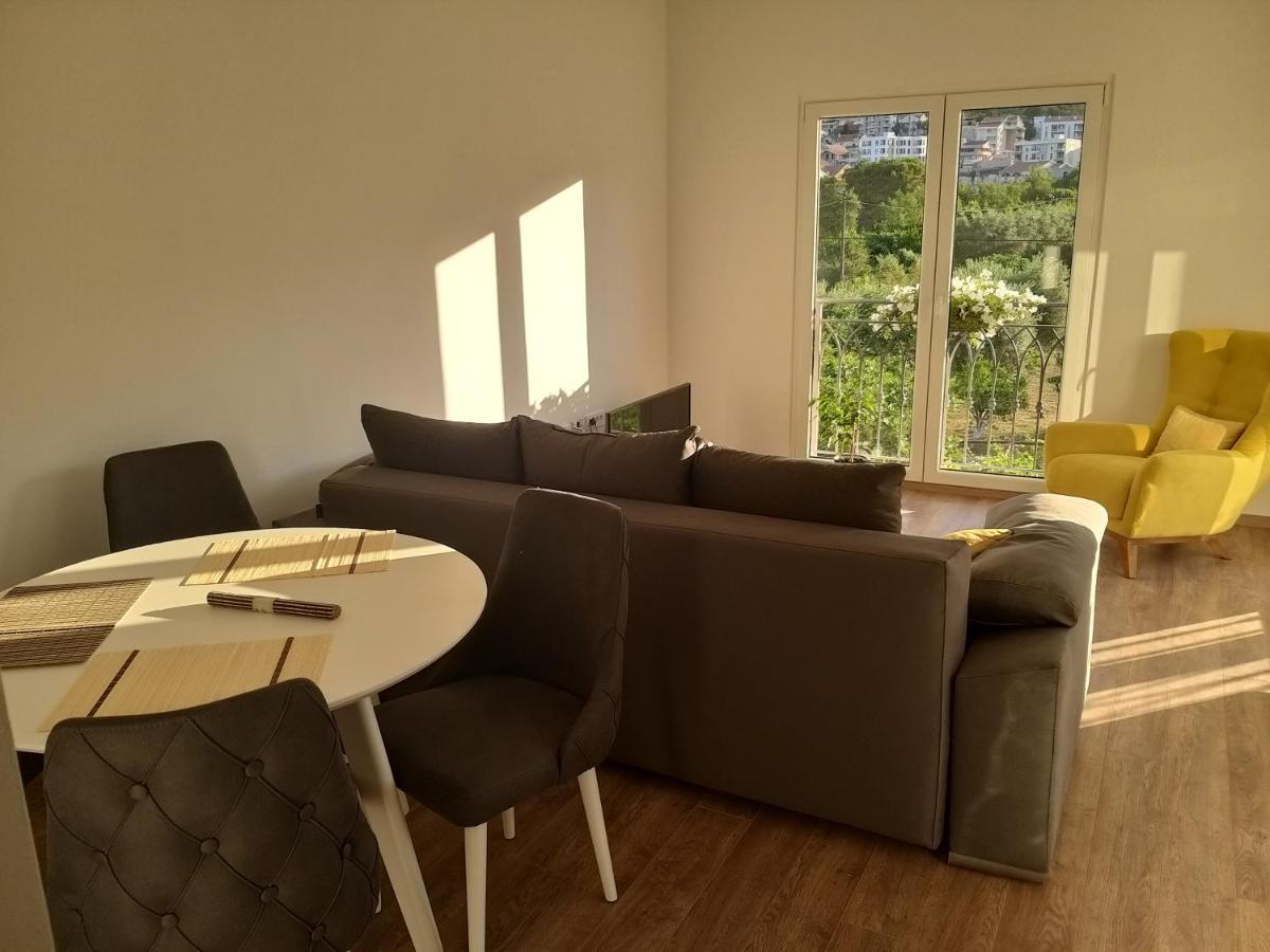 Petivat Gardens Apartment Luaran gambar