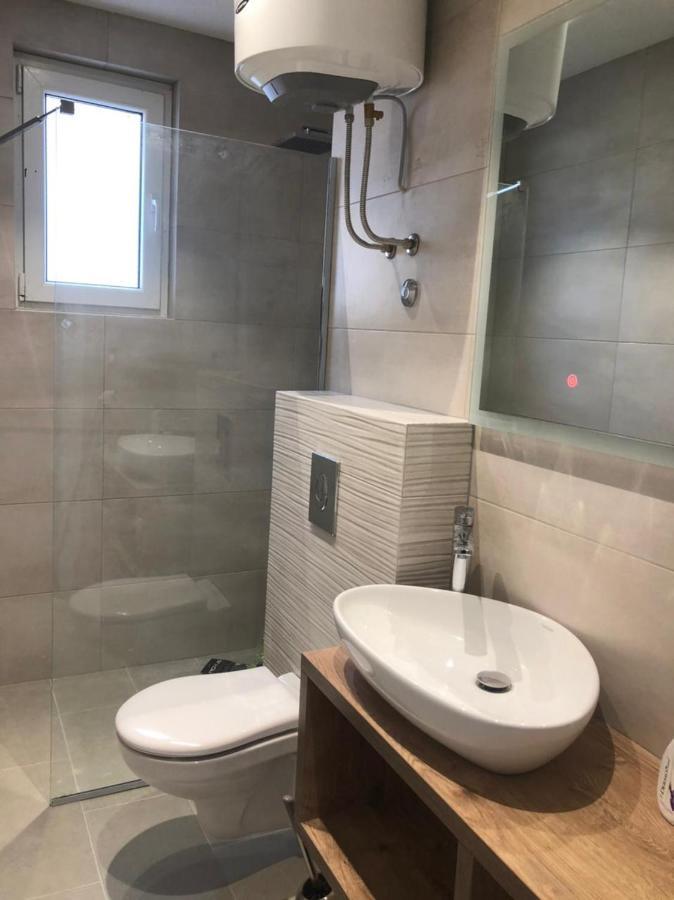 Petivat Gardens Apartment Luaran gambar