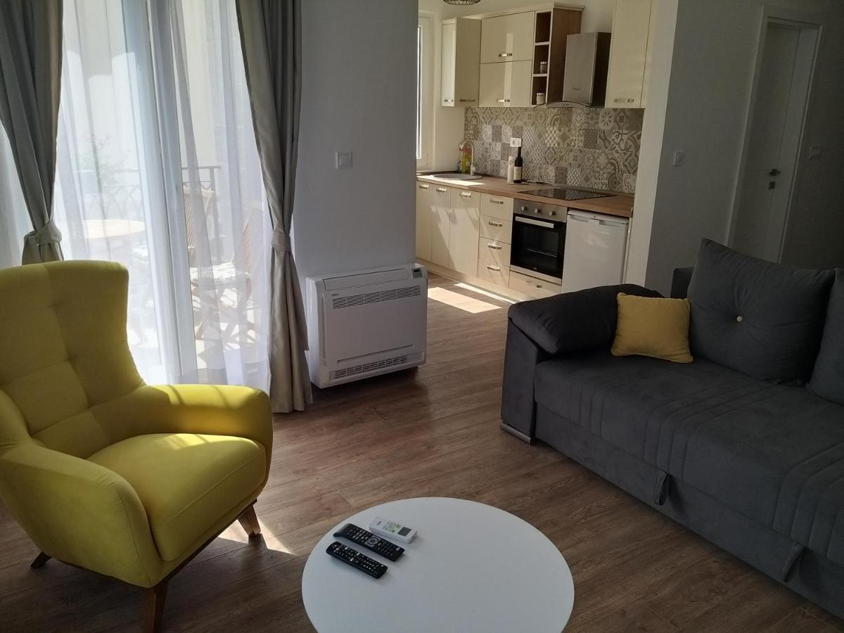 Petivat Gardens Apartment Luaran gambar