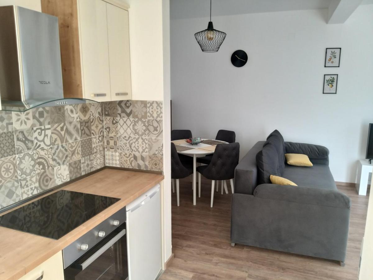 Petivat Gardens Apartment Luaran gambar