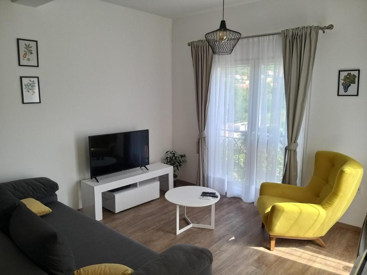 Petivat Gardens Apartment Luaran gambar