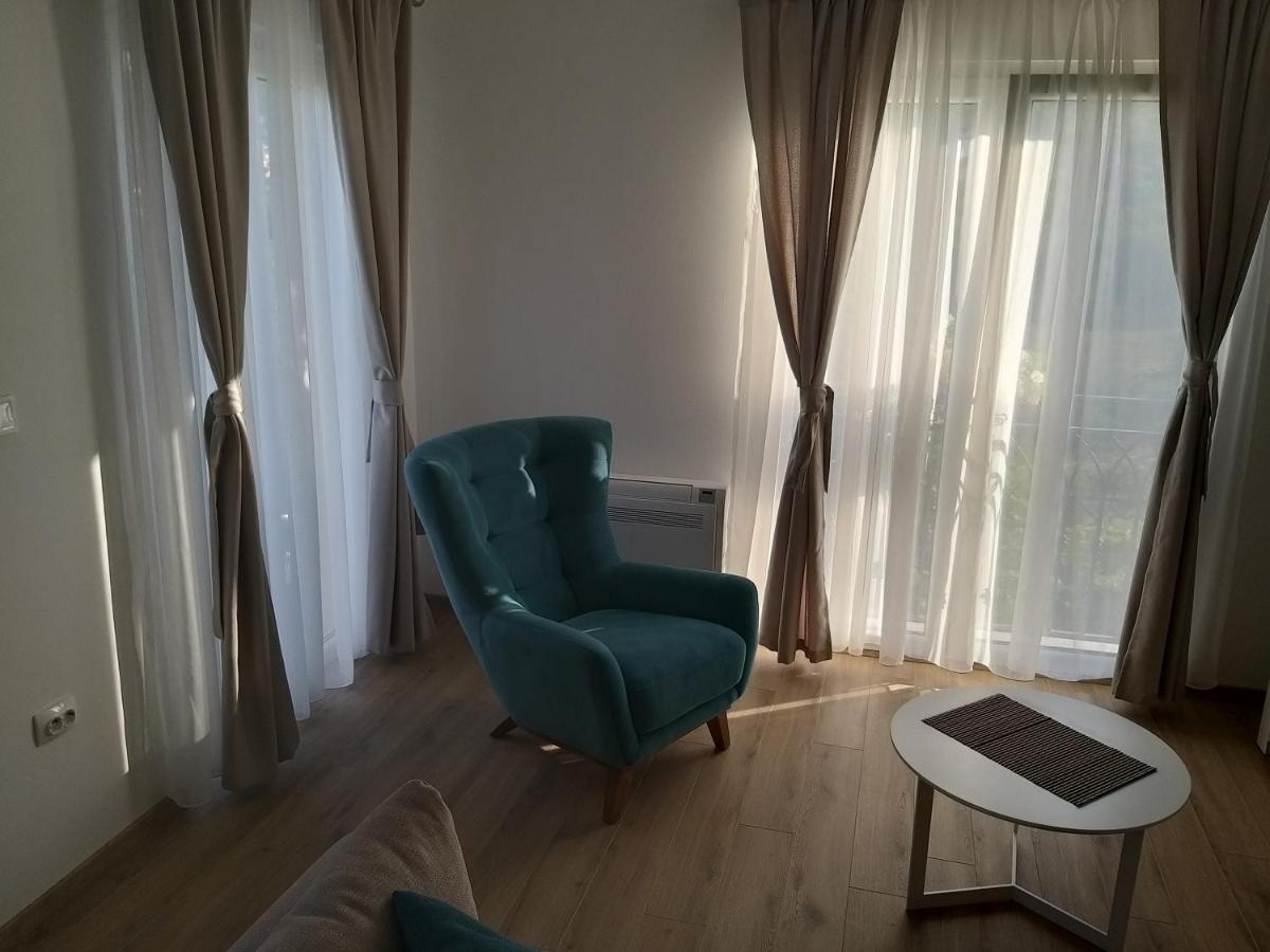 Petivat Gardens Apartment Luaran gambar