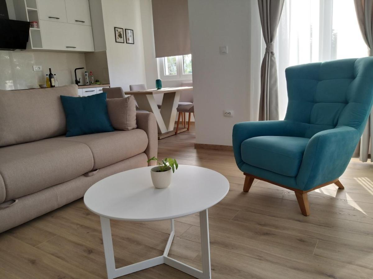 Petivat Gardens Apartment Luaran gambar