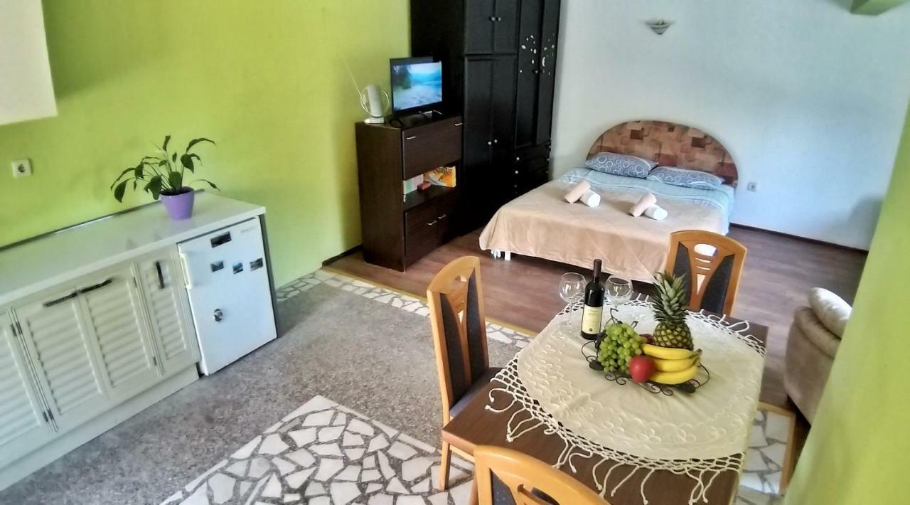 Petivat Gardens Apartment Luaran gambar
